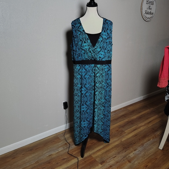 Catherines Blue and Black Asymmetrical Dress 1X - Picture 3 of 5